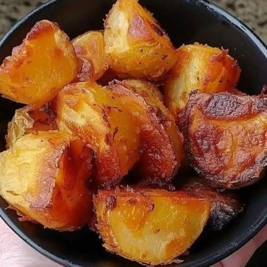 Air-Fryer-Roasted-Potatoes-with-Crispy-Skin-and-Fluffy-Inside