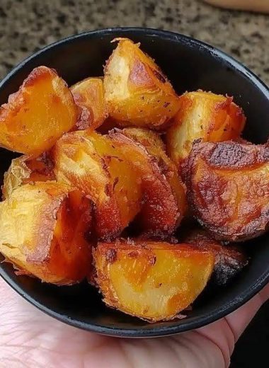 Air-Fryer-Roasted-Potatoes-with-Crispy-Skin-and-Fluffy-Inside
